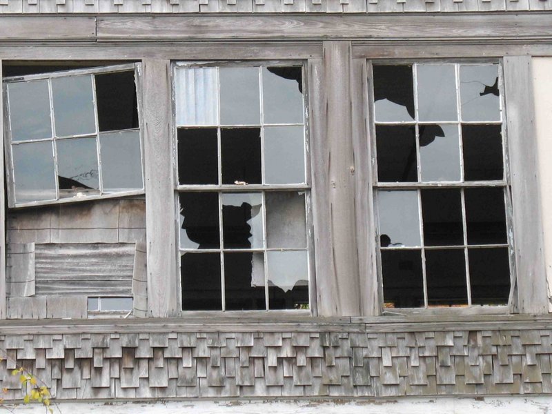 Broken Windows Theory; Should it be applied to the Military? Is it? Can