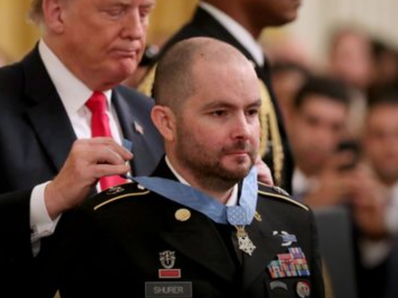 Can veterans wear their retirement uniform in public whenever they want